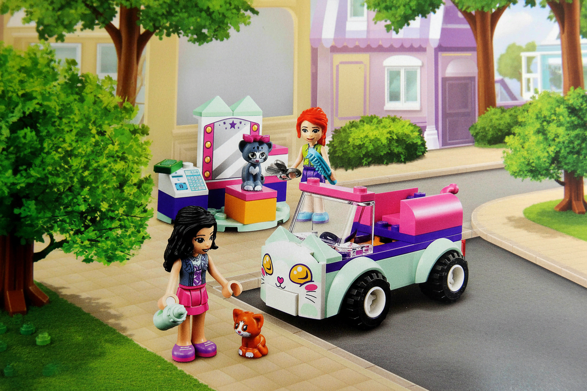 LEGO Friends Cat Grooming Car Set in charming neighborhood setting